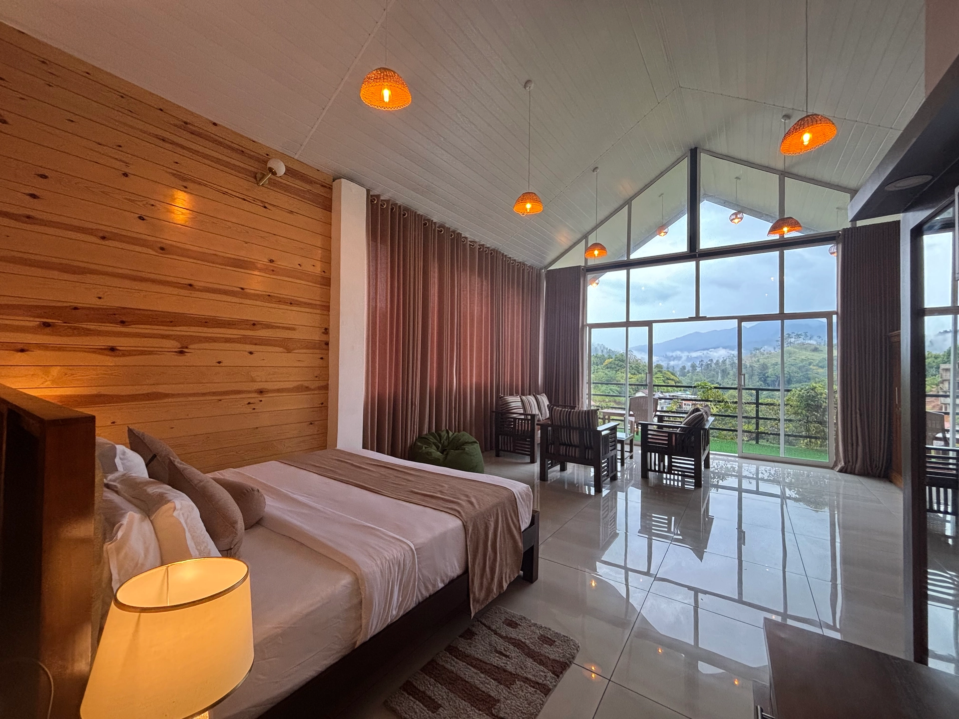 Room at Ella Dream Mount Facing the Scenic Mountain Range