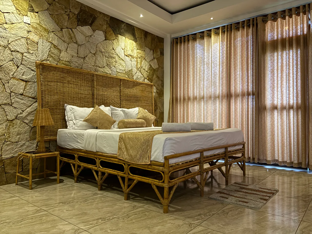 King Double Room with Mountain View